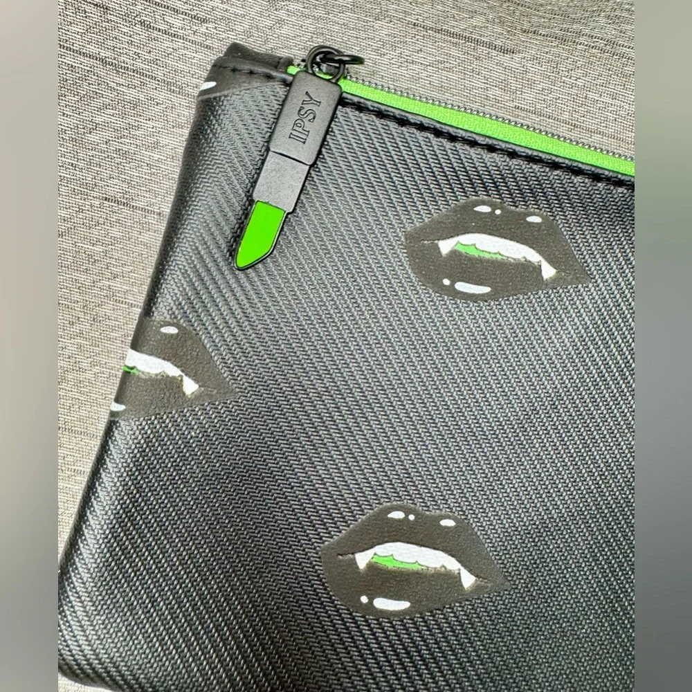 Ipsy NWOT Black & Green Vampire Lips - Makeup Pouch / Cosmetics Case - 7” x 5” - Picture 5 of 5